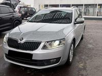 Gebraucht Skoda Octavia Elegance 150 PS (110 kW) 2015 Grau Kombi