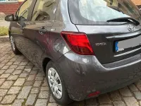 Gebraucht Toyota Yaris 70 PS (51 kW) 2016 Grau Kleinwagen