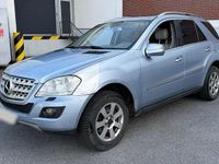 Gebraucht Mercedes ML350 231 PS (169 kW) 2010 Blau SUV