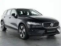 Gebraucht Volvo V60 CC Ultimate 197 PS (144 kW) 2023 Schwarz Kombi