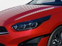 Neu Kia Ceed 140 PS (102 kW) 2025 Rot Kleinwagen