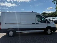 Gebraucht Ford Transit 131 PS (96 kW) 2022 Weiß Van / Kleinbus