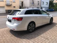 Gebraucht Toyota Avensis 124 PS (91 kW) 2013 Weiß Kombi