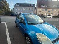Gebraucht Ford Fiesta 59 PS (43 kW) 2005 Blau Kleinwagen