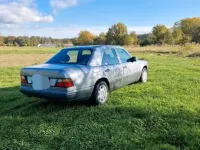 Gebraucht Mercedes E200 118 PS (86 kW) 1992 Grau Limousine
