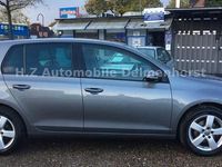 Gebraucht VW Golf VI Team 105 PS (77 kW) 2010 Grau Kleinwagen