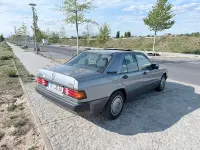 Gebraucht Mercedes 190 122 PS (89 kW) 1992 Grau Limousine
