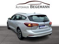 Gebraucht Ford Focus Titanium 120 PS (88 kW) 2022 Silber Kombi