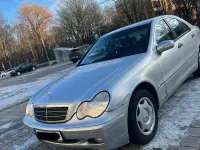 Gebraucht Mercedes C180 129 PS (94 kW) 2001 Silber Limousine