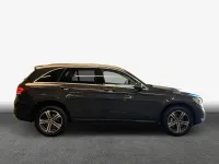 Gebraucht Mercedes GLC300 194 PS (142 kW) 2021 Grau SUV