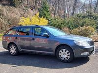 Gebraucht Skoda Octavia Ambiente 122 PS (89 kW) 2009 Grau Kombi