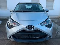 Gebraucht Toyota Aygo 72 PS (52 kW) 2018 Silber Kleinwagen