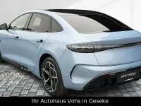Neu BYD Seal Design 230 kW (313 PS) 2026 Blau Limousine