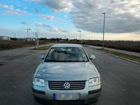 Gebraucht VW Passat 102 PS (75 kW) 2004 Grau Limousine