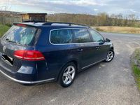 Gebraucht VW Passat 140 PS (102 kW) 2011 Blau Kombi