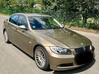 Gebraucht BMW 325 218 PS (160 kW) 2006 Gold Limousine