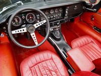 Second-hand Jaguar E-Type 265 CP (194 kW) 1974 Negru Cabrio