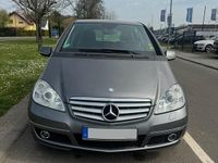 Gebraucht Mercedes A160 95 PS (69 kW) 2011 Grau Kleinwagen