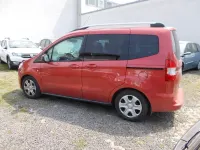 Gebraucht Ford Tourneo Courier Titanium 101 PS (74 kW) 2017 Rot Van / Kleinbus