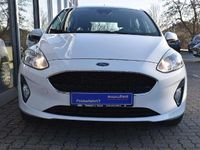 Gebraucht Ford Fiesta Cool & Connect 71 PS (52 kW) 2019 Frostweiß Kleinwagen