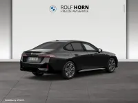 Gebraucht BMW 550e M Sport 489 PS (359 kW) 2025 Black sapphire Limousine