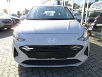 Gebraucht Hyundai i10 Select 63 PS (46 kW) 2024 Lumen grey / mic Kleinwagen