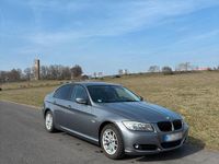 Gebraucht BMW 320 184 PS (135 kW) 2011 Grau Limousine