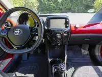 Gebraucht Toyota Aygo X-wave 69 PS (50 kW) 2015 Rot Kleinwagen