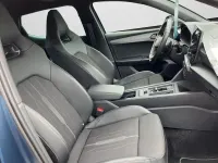 Używany Cupra Leon VZ 301 KM (221 kW) 2023 Niebieski Sedan/Limuzyna