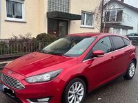 Używany Ford Focus Titanium 150 KM (110 kW) 2015 Czerwony Sedan/Limuzyna