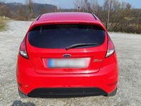 Gebraucht Ford Fiesta SYNC Edition 80 PS (58 kW) 2013 Rot Kleinwagen