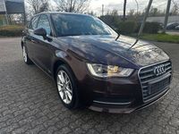 Gebraucht Audi A3 Ambiente 122 PS (89 kW) 2013 Violett Limousine
