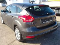 Gebraucht Ford Focus Titanium 125 PS (91 kW) 2016 Grau Limousine