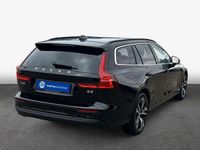 Gebraucht Volvo V60 Core 163 PS (119 kW) 2024 Onyx schwarzmetallic Kombi