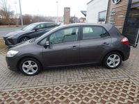 Gebraucht Toyota Auris Travel 99 PS (72 kW) 2012 Grey metallic Limousine