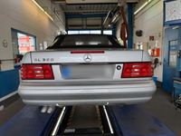 Gebraucht Mercedes SL320 231 PS (169 kW) 1997 Silber Cabrio