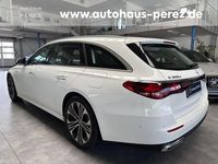 Usado Mercedes E300 Advanced Plus 313 HP (230 kW) 2025 Branco Carrinha