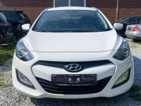 Gebraucht Hyundai i30 Classic 99 PS (72 kW) 2013 Creamy white Kombi