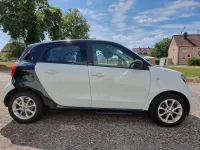 Gebraucht Smart ForFour Electric Drive Passion 60 kW (82 PS) 2018 Weiß Kleinwagen