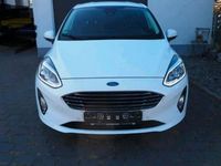 Gebraucht Ford Fiesta Titanium 125 PS (91 kW) 2017 Weiß Kleinwagen