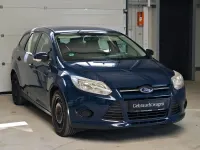 Usado Ford Focus Ambiente 101 CV (74 kW) 2014 Azul Familiar