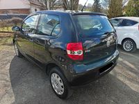 Gebraucht VW Fox 54 PS (39 kW) 2007 Schwarz Kleinwagen