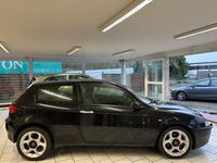 Gebraucht Alfa Romeo 147 Progression 105 PS (77 kW) 2002 Schwarz Kleinwagen