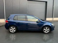 Gebraucht VW Golf VI Team 105 PS (77 kW) 2010 Blau Kleinwagen