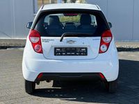 Gebraucht Chevrolet Spark 68 PS (50 kW) 2014 Weiß Kleinwagen