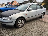 Gebraucht VW Passat Basis 125 PS (91 kW) 1998 Silber Limousine