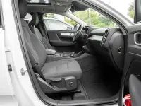 Gebraucht Volvo XC40 Momentum 163 PS (119 kW) 2021 Ice white SUV