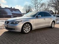 Gebraucht BMW 530 235 PS (172 kW) 2008 Silber Limousine