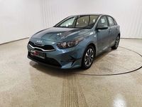 Neu Kia Ceed Play 140 PS (102 kW) 2025 Yucca steel Kleinwagen