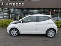 Gebraucht Toyota Aygo X-play 69 PS (50 kW) 2017 Pianosaweiß Kleinwagen